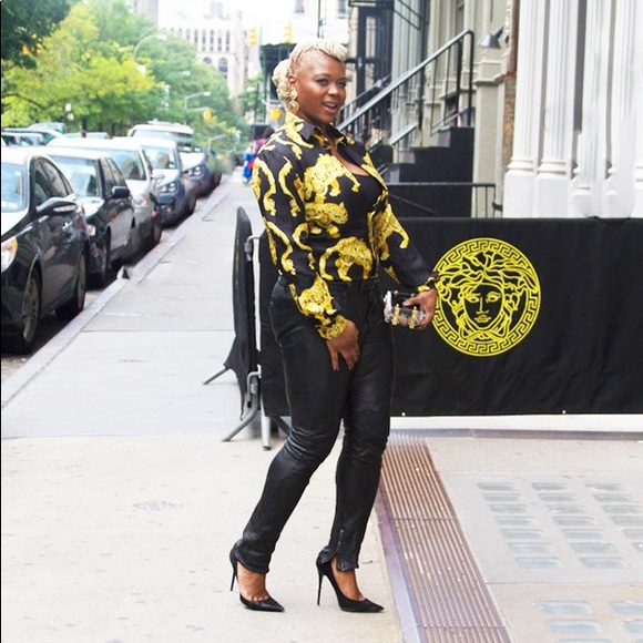 nOir Jewelry Handbags - Noir Hard Case Clutch (Black, Clear, Gold)